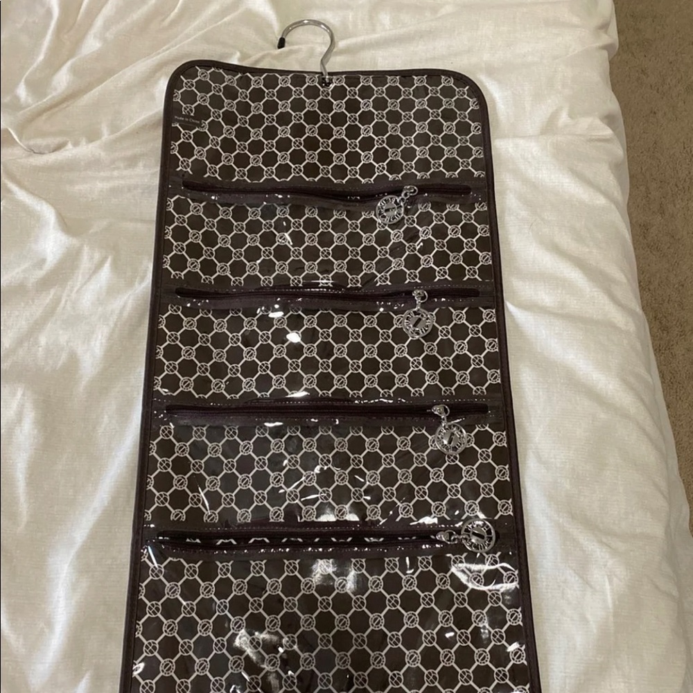 Henri Bendel Jewelry Holder